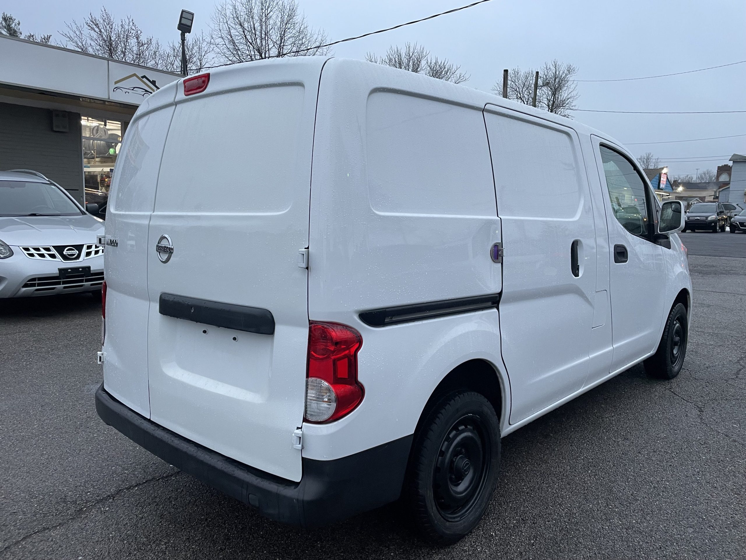 Автомобіль Nissan NV 200s 2019 року випуску