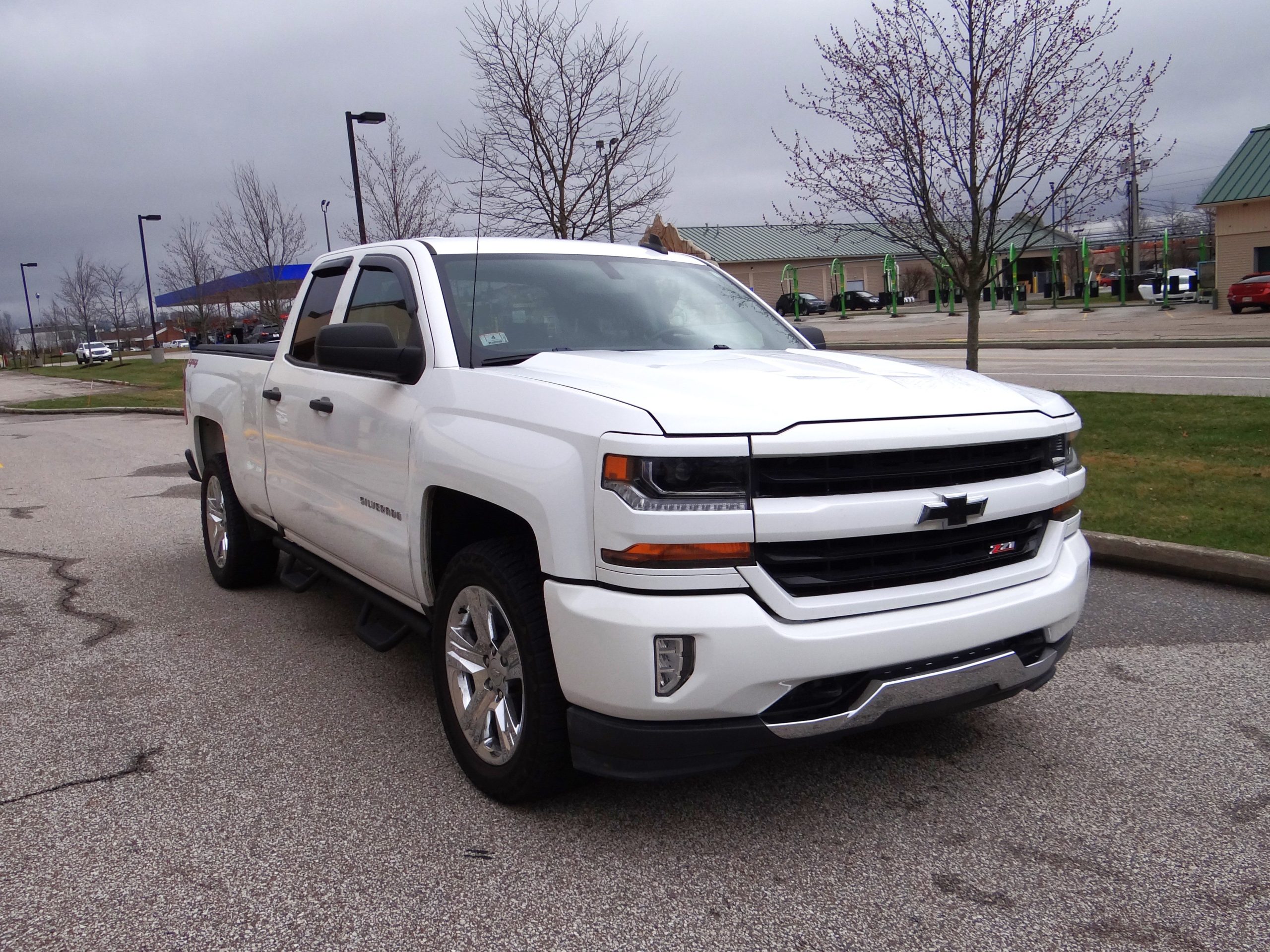 Продається Chevrolet Silverado 1500 Double Cab 2018 року випуску