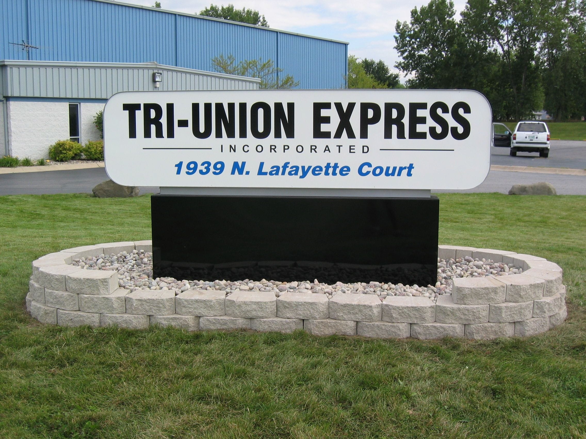 Tri-Union Express запрошує на роботу водіїв