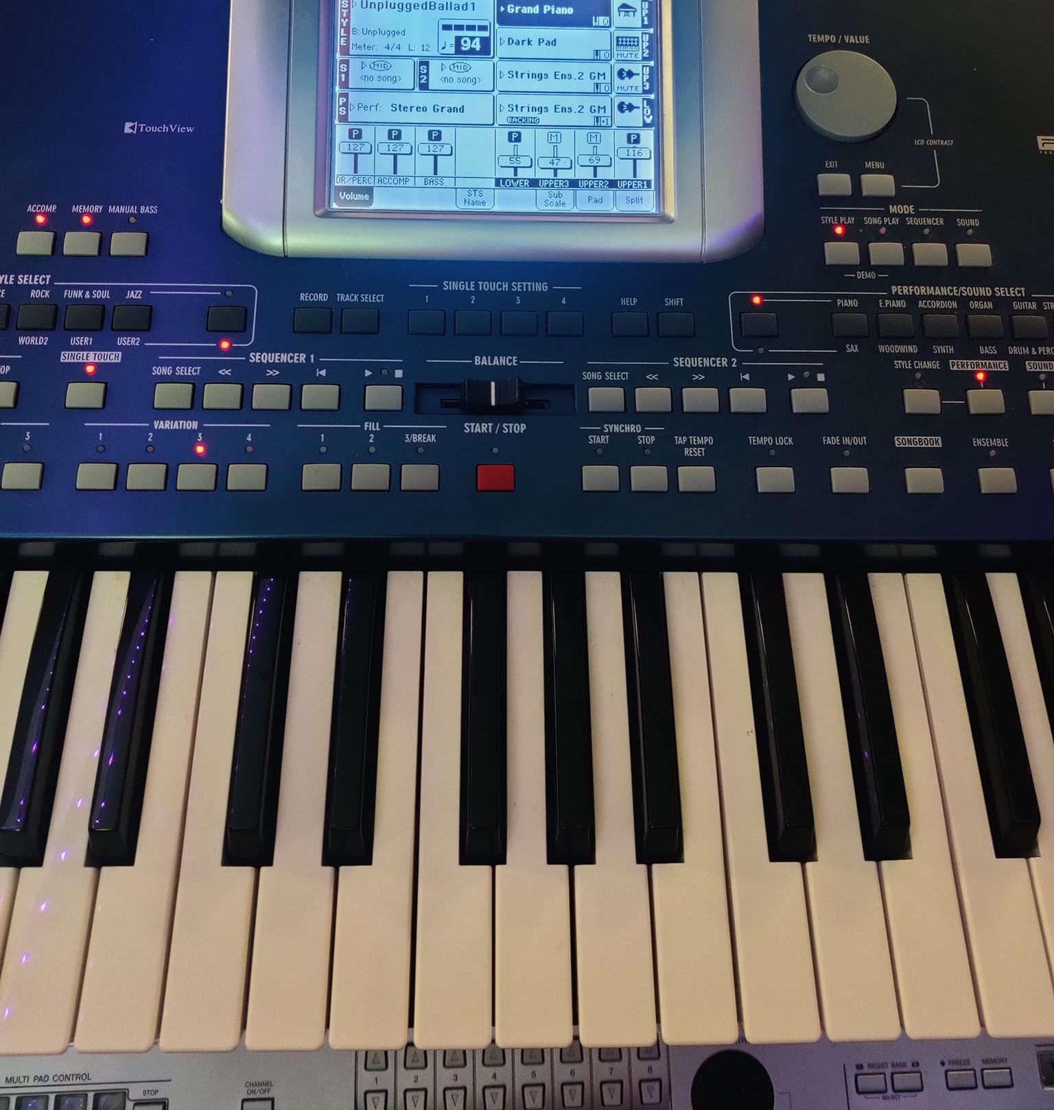 Продається синтезатор Korg pa 500
