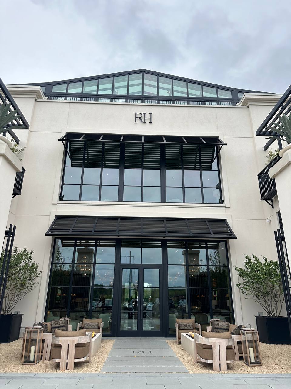 Ресторан RH Rooftop Restaurant