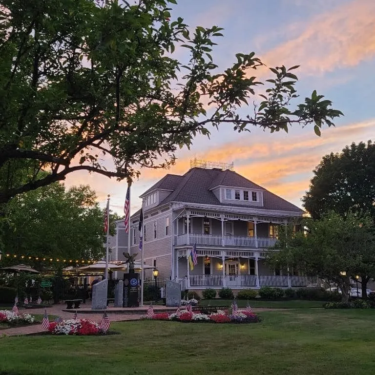 Olesia’s Taverne of Richfield