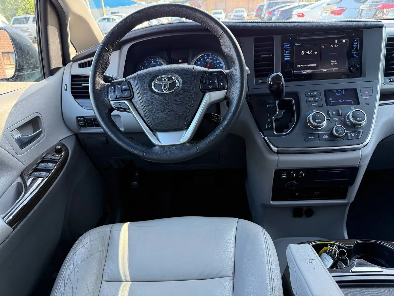 2017 Toyota Sienna Limited Premium XLE AWD