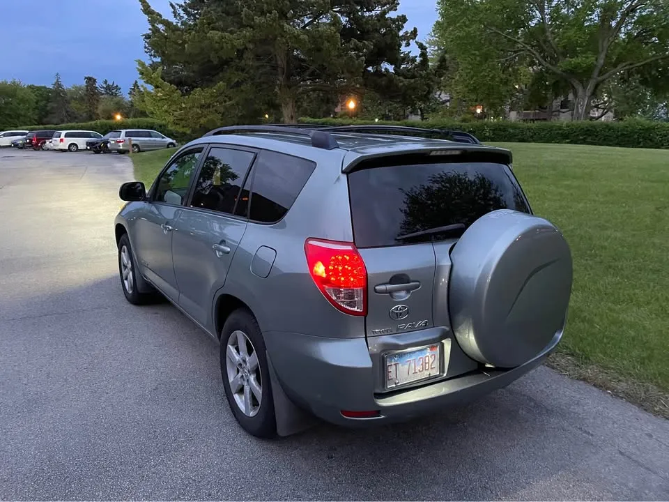 Продається авто Toyota RAV4 2007
