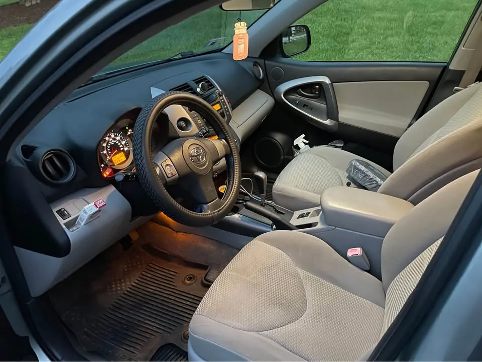 Продається авто Toyota RAV4 2007
