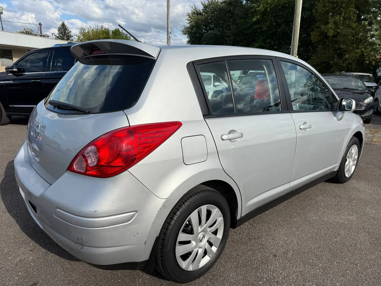 2011 Nissan Versa SL