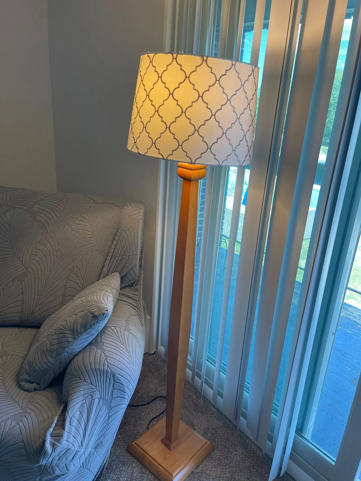 Sale of used furniture