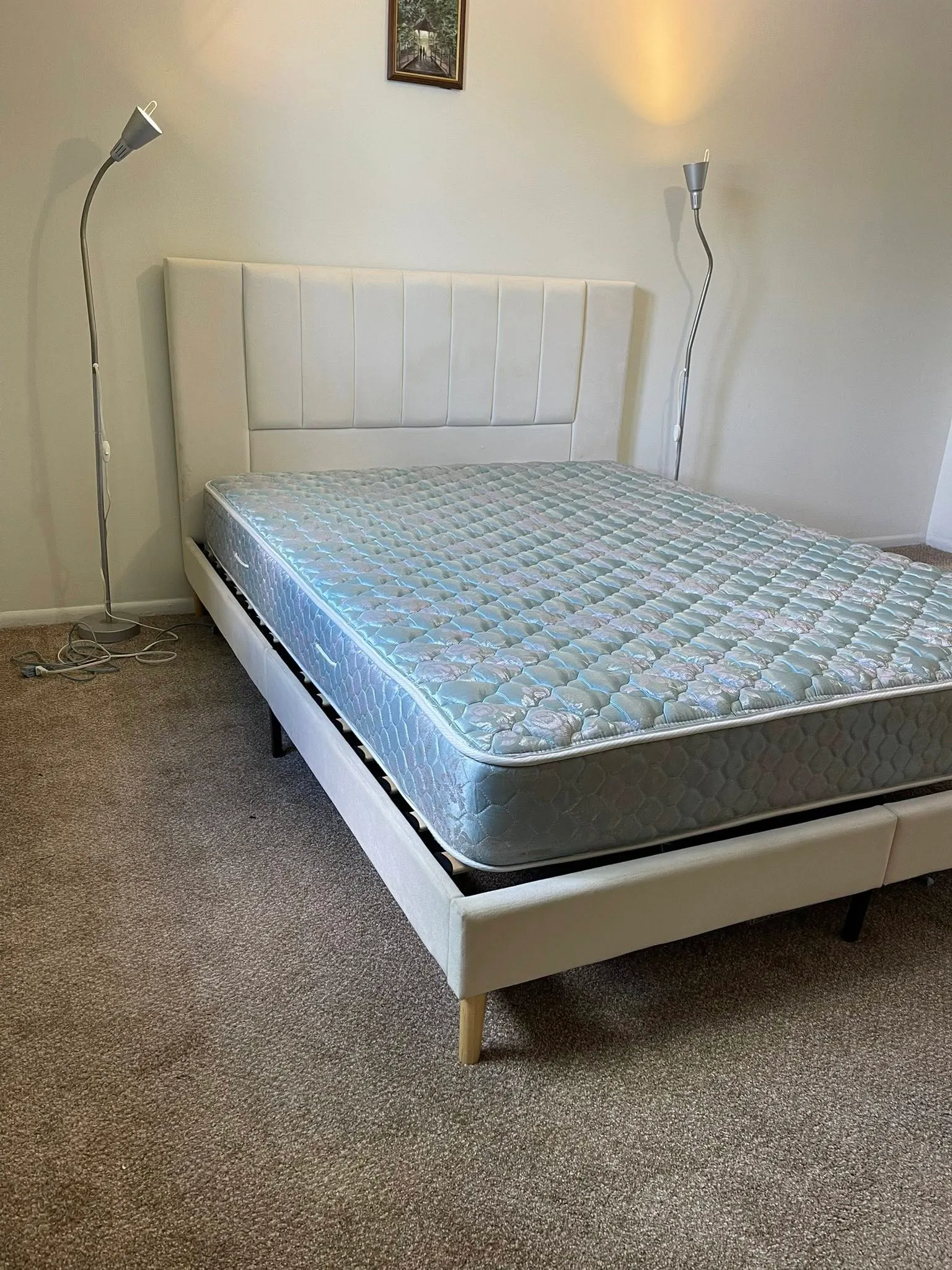 Sale of used furniture