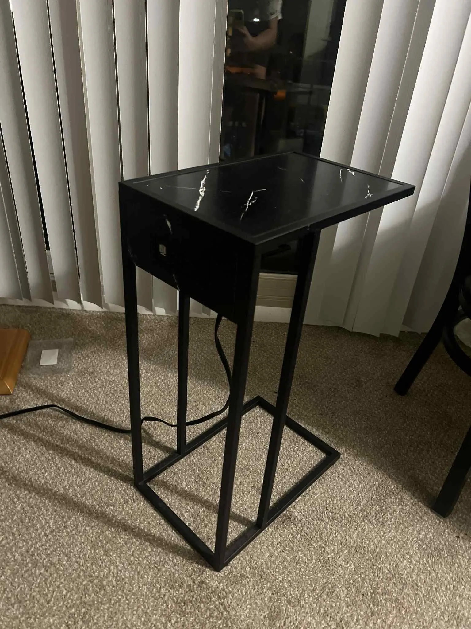 Sale of used furniture
